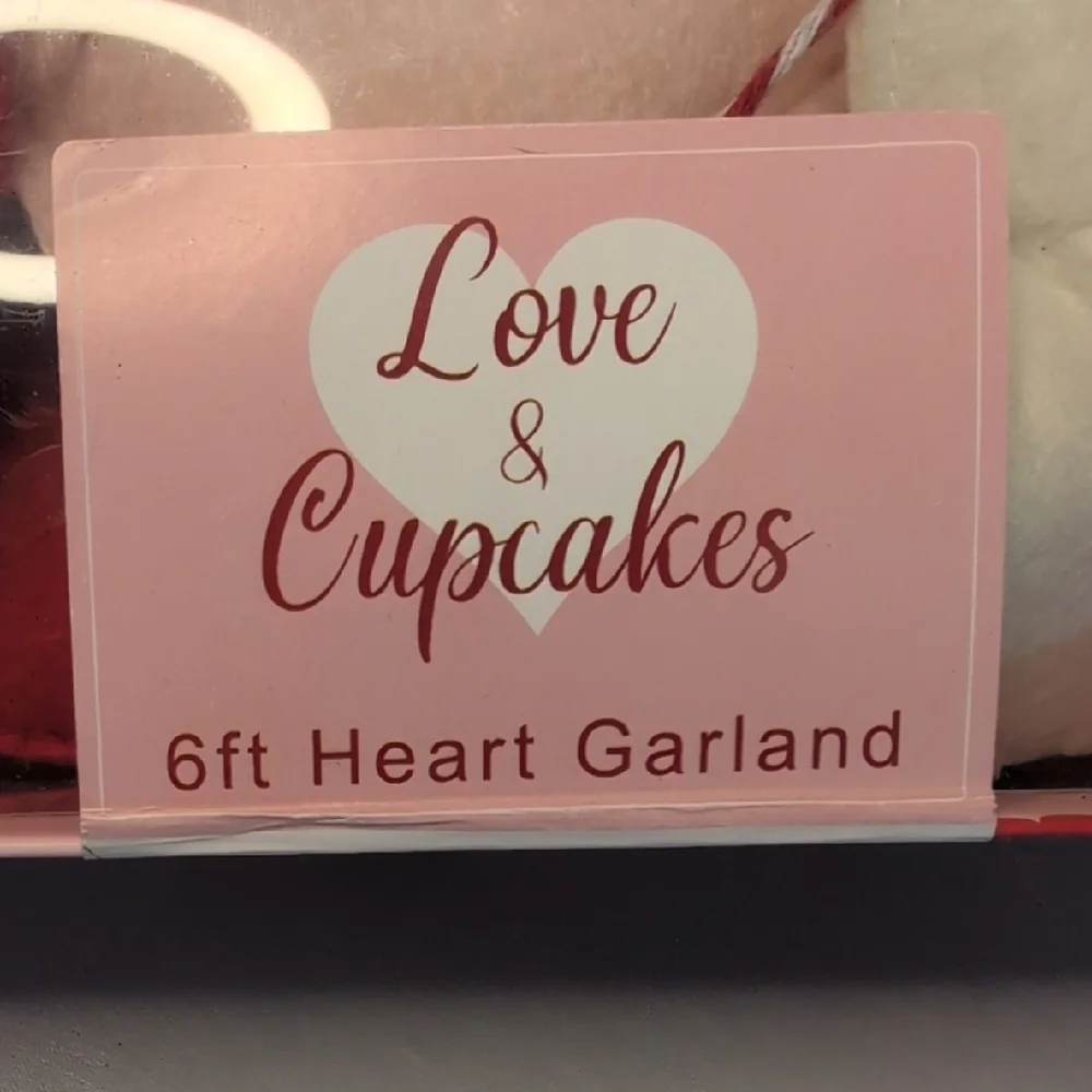Love & Cupcakes 6 Foot Heart Garland